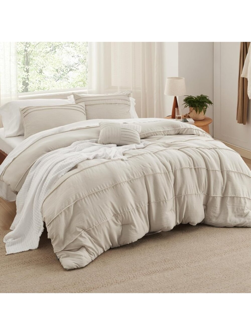 NWT King Comforter Set 4 Piece, Beige Boho, Pinch Pleat, All-Season